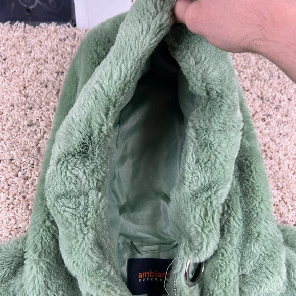 Ambience Outerwear Women's Green Faux Fur Fluffy Soft Jacket size L Full Zip - Picture 5 of 9